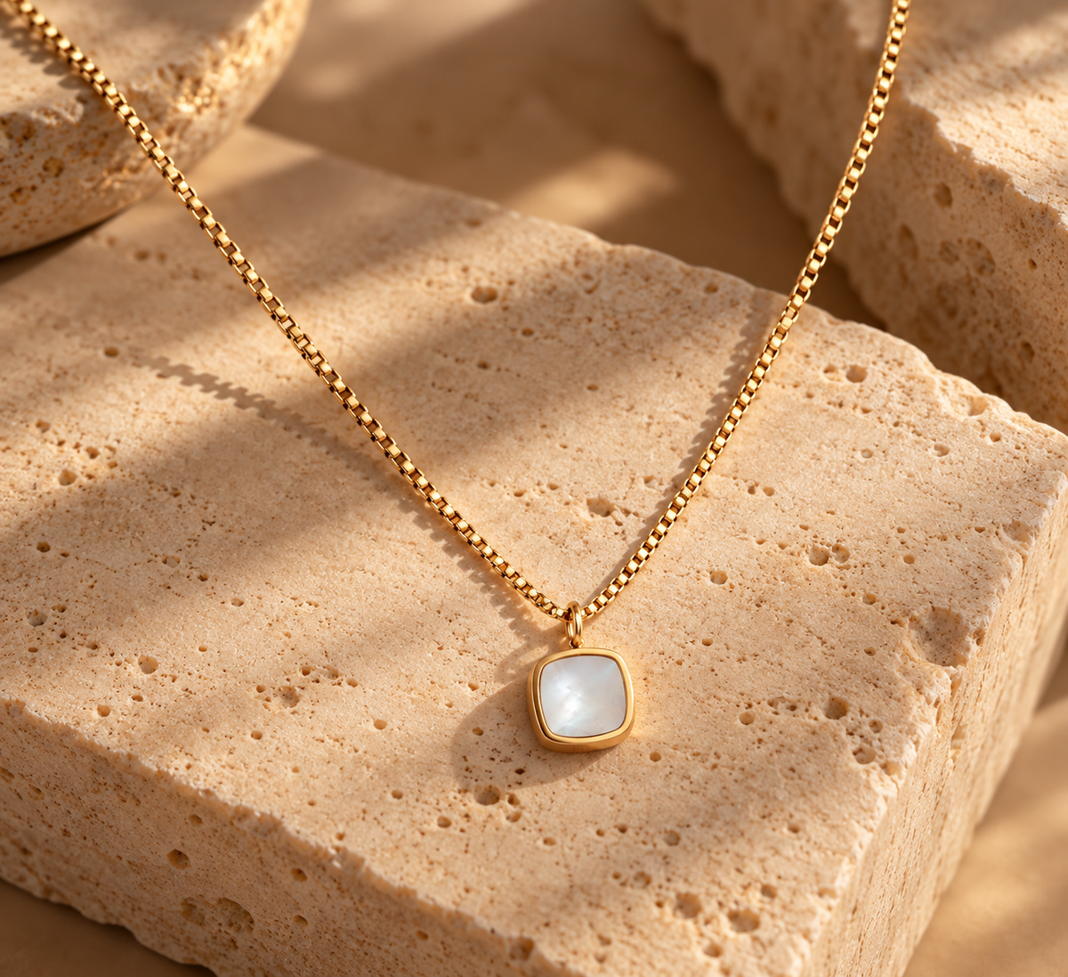 Lumière Pearl Necklace